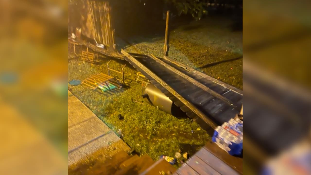 Partes de una cerca de madera y de una casa, es lo que nos envió Walter Hernández.