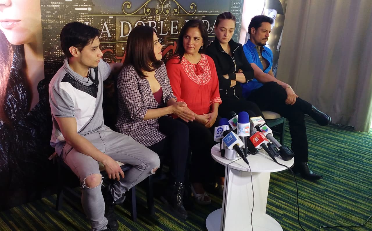 Álex Perea (Tadeo), Vanessa Bauche (Leticia) y Zaidé Silvia Gutiérrez (Chayo) contarán historias que tienen que ver con los valores familiares. Por otro lado, Lourdes Ramos (Luisa) y Mike Biagio (Fausto) serán parte del grupo de malosos de la telenovela.