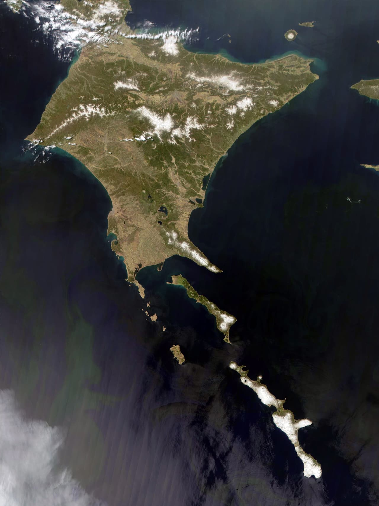 <b>Puesto 16. Terremoto de las islas Kuriles, magnitud 8.5. Noreste de Rusia, febrero de 1963.</b> El sismo provocó una serie de tsunamis que llegaron a Canadá, Japón, México, Hawaii, Alaska, California y muchas islas del norte del océano Pacífico, aunque no causó daños.