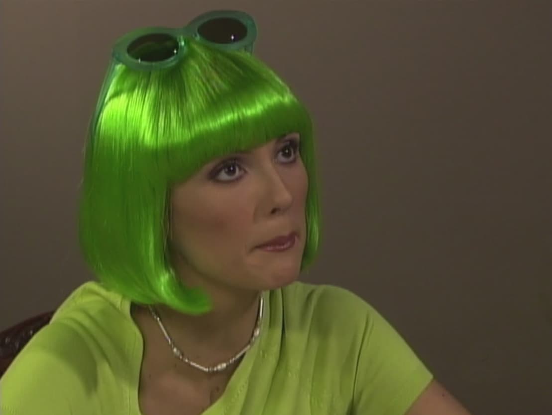 Los lentes de sol también son parte importante de su look.