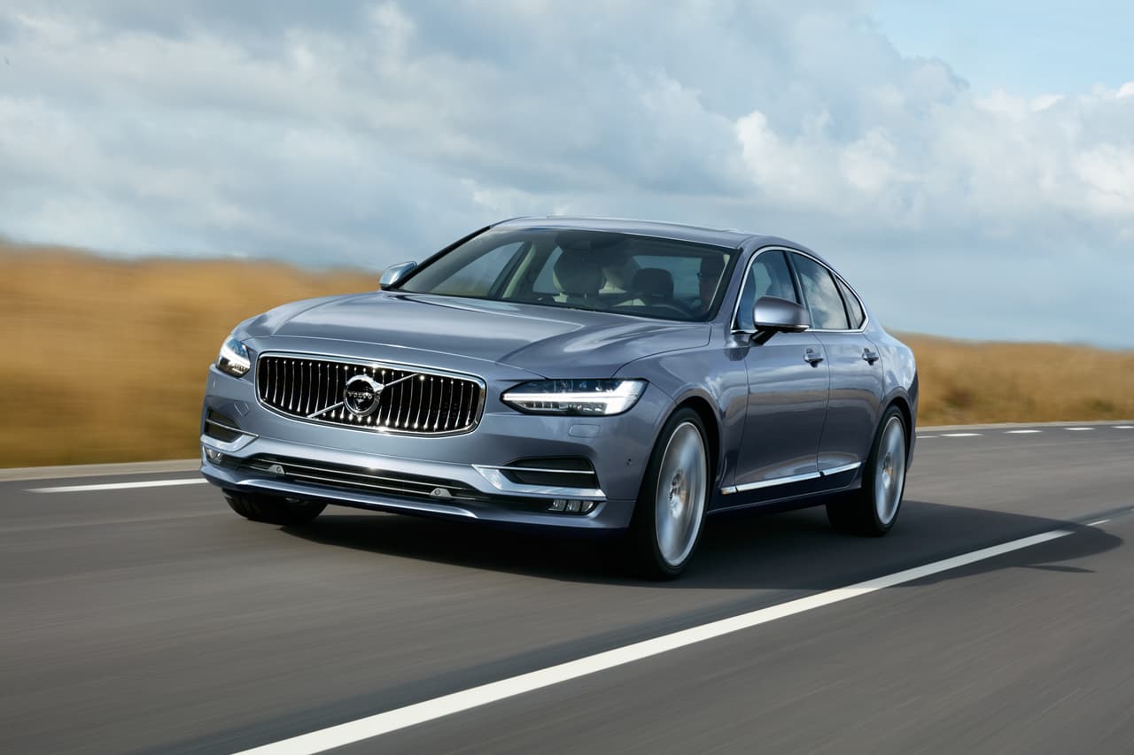 El impactante Volvo S90 2017 llega como reemplazo al añejo sedán ejecutivo S80. La espera valió la pena.