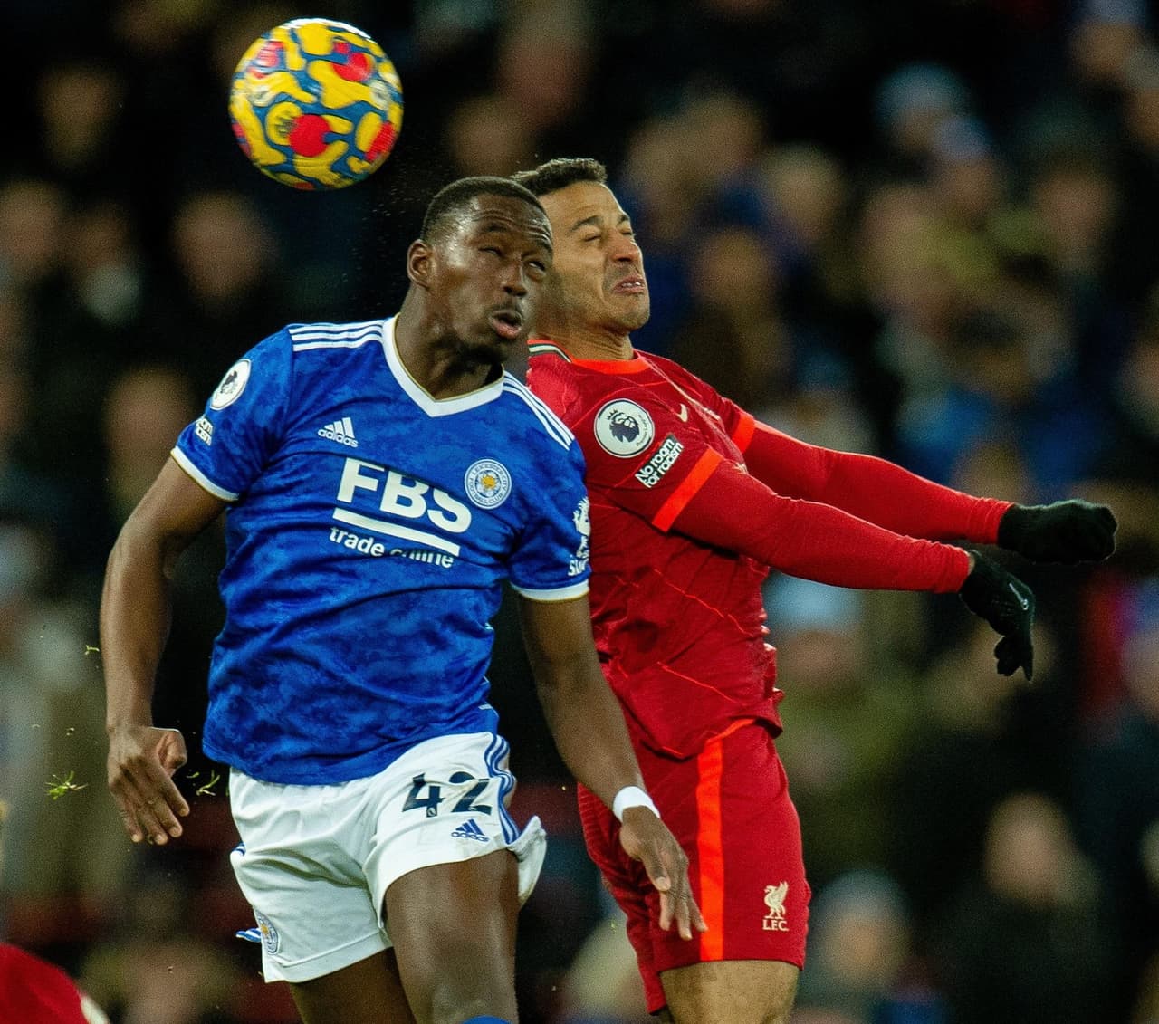 Liverpool derrota 2-0 al Leicester City con doblete de Diogo Jota en Anfield. El colombiano Luis Díaz salió como titular para enfrentar a los Foxes.