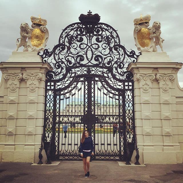 Junto a esta foto escribió: "Toda princesa debería tener su castillo, su príncipe y su propio final feliz... O ustedes que piensan?".