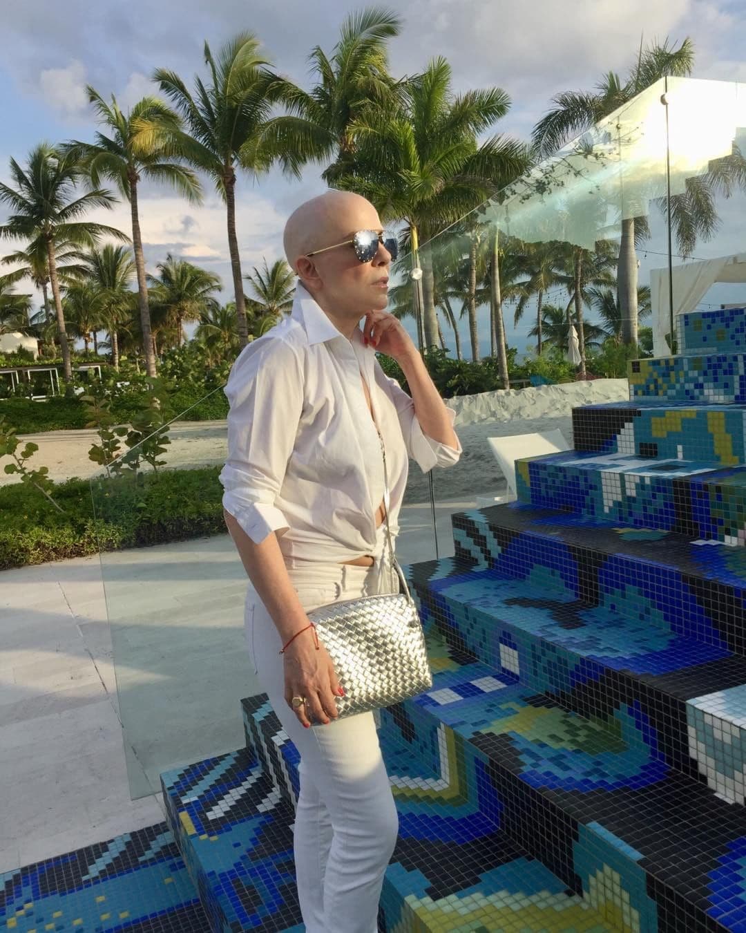 El 30 de septiembre de 2018 fue la primera vez que la actriz se dejó ver por primera vez sin cabello en la portada de la revista mexicana Quién.