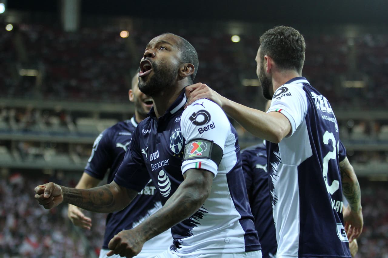 Gracias los golazos de Dorlan Pabón (centro) Monterrey suma 21 puntos y escolta a Tigres, que será su rival en la Jornada 10.