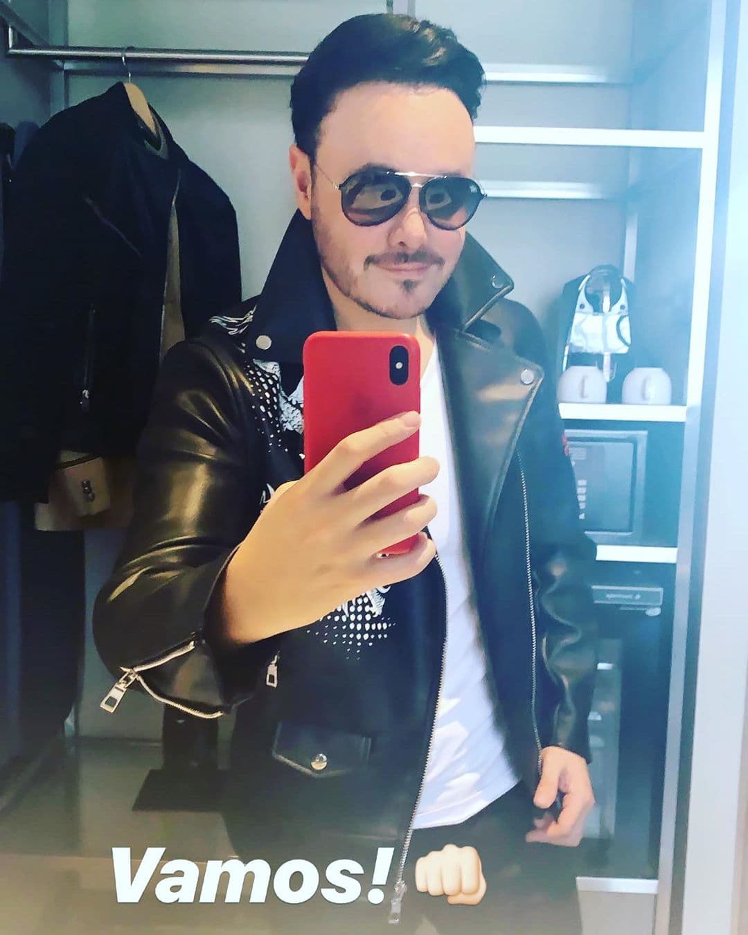 Al parecer, la voz que se escucha hace referencia a algunos juguetes sexuales que encontró: "Sí, claro que son de él, cuando le pregunté que qué onda, me dijo: ‘Equis, amor, lo tengo ahí desde hace tres años, luego lo tiro’. Y le dije: ‘No, güey, o sea, la misma mamada que cuando te fuiste a Colombia, casualmente traías un paquete de condones en la maleta cuando tú y yo ni siquiera nos cuidamos nunca, porque yo tengo un DIU (dispositivo intrauterino) puesto”.