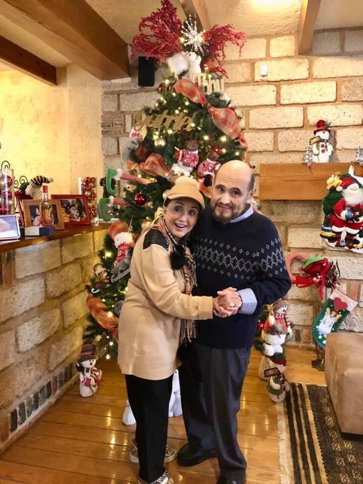 "¿Ya a estas alturas de la vida? No, nos queremos mucho María Antonieta y yo", declaró el actor famoso por interpretar a 'Ñoño' y el 'Señor Barriga' en 'El Chavo del Ocho' el pasado 10 de febrero, en entrevista con el programa
<a href="https://www.youtube.com/watch?v=JaP5x6FAhcE" target="_blank">'De primera mano'</a>.