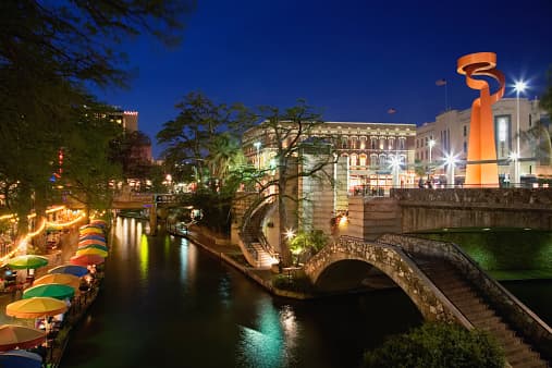 <b>Operaciones del gobierno local</b> | El alcalde prohibió el pasado martes, 23 de junio, las reuniones de 100 personas o más en San Antonio tras aumento de casos de coronavirus.