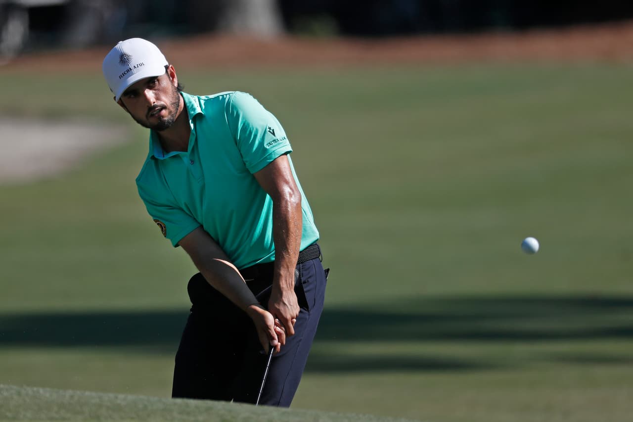 El mexicano Abraham Ancer está en posición de ganar el torneo RBC Heritage ya que entrando a la cuarta y última ronda está empatado en un cuádruple liderato. El también mexicano Carlos Ortiz, está un golpe detrás de los líderes.