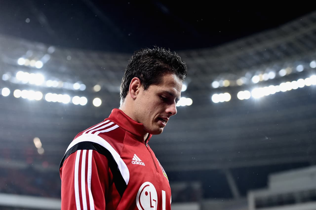 "Chicharito" Hernández es baja del Leverkusen por lesión en el glúteo