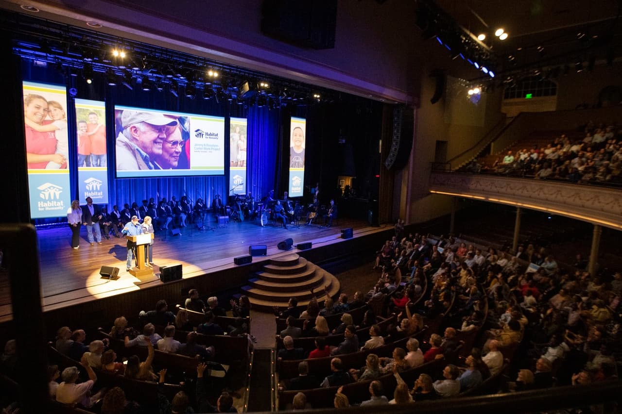 El exmandatario sufrió una caída horas antes en su casa en Plains, Georgia, la cual llevó a que recibiera puntos sobre la ceja, reportó
<b><a href="https://apnews.com/f1566c4ca853450a916ae26294cb87c4" target="_blank">The Associated Press</a></b>.