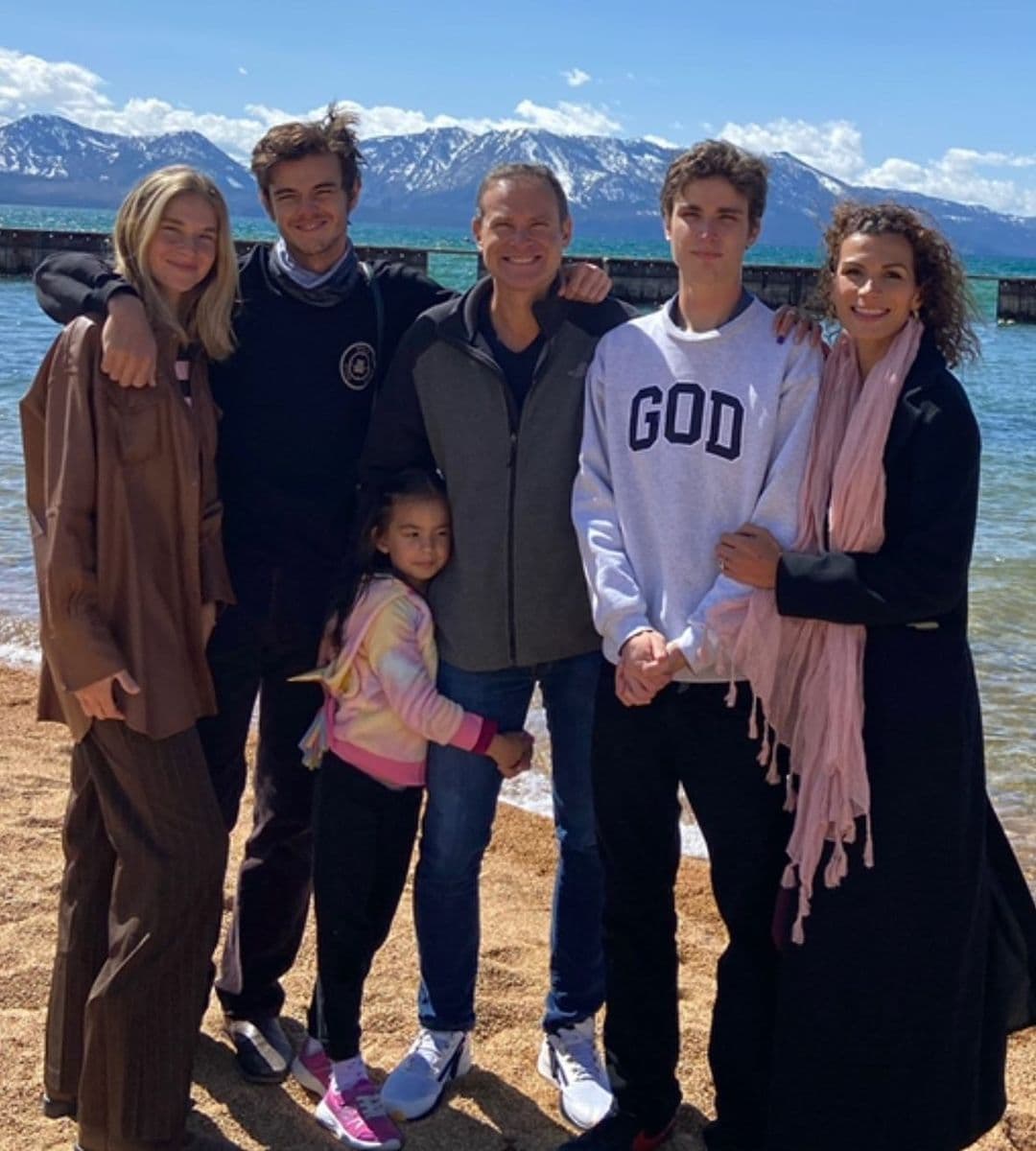 Su esposa Cristy también quiso desearle lo mejor y con tiernas palabras le expresó lo que significa para ella.