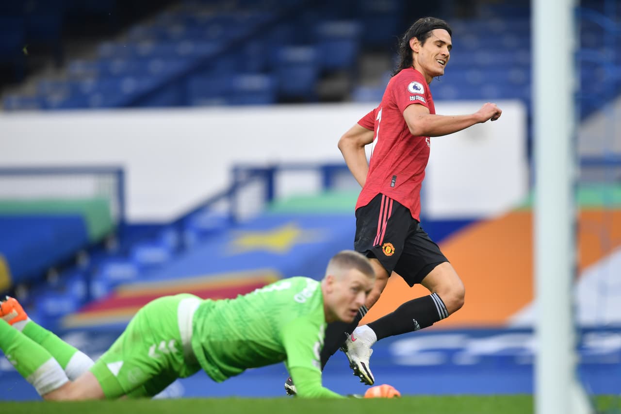 Con goles de Bruno Fernandes y Edinson Cavani, los Red Devils se impusieron en el Goodinson Park. | Bernard abrió el marcador para los locales; Bruno Fernandes (25’, 32’) marcó doblete para darle vuelta al marcador y Cavani (90+5’) selló el triunfo. Everton se quedó en 13 unidades y Manchester United llegó a 10 puntos en la competición inglesa.