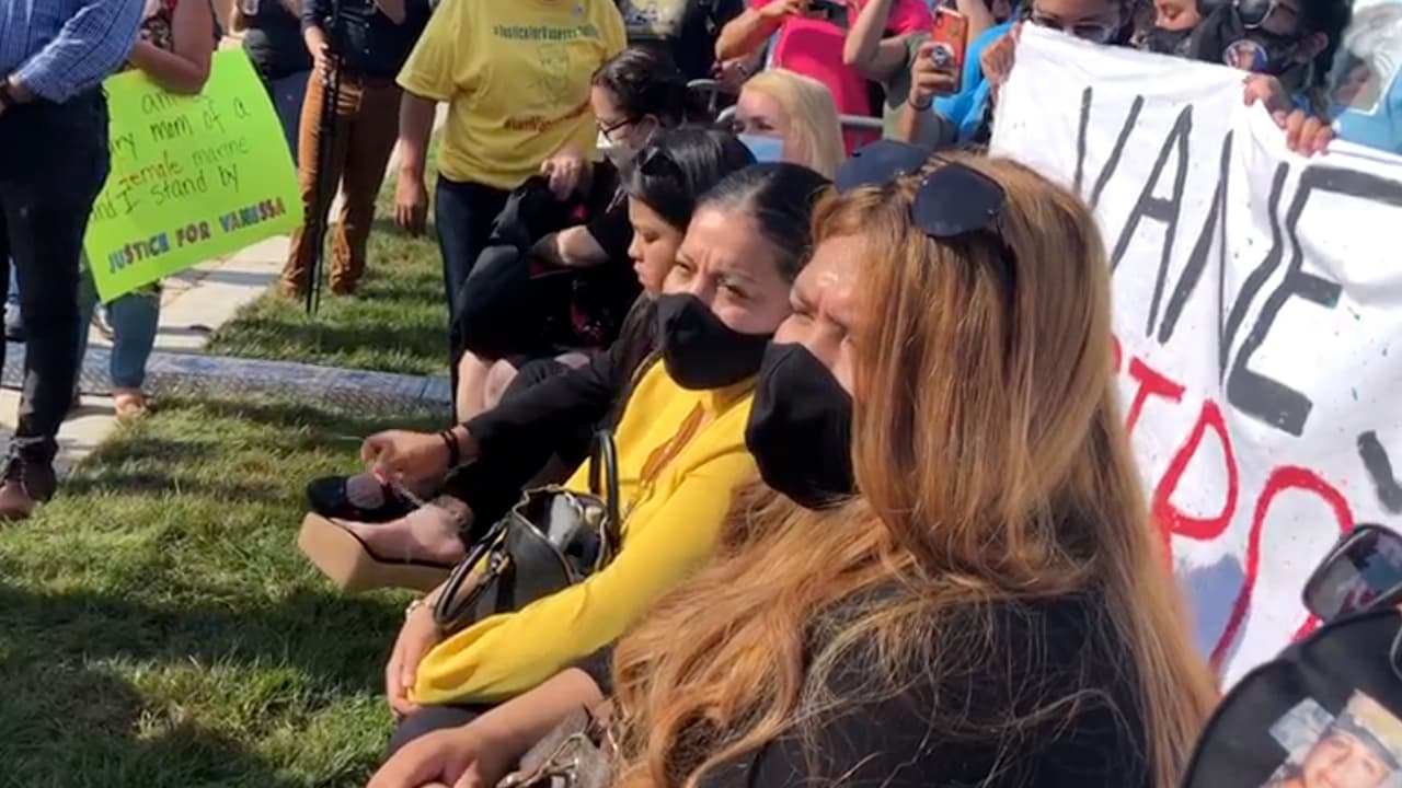 La madre de Vanessa, Gloria Guillén, ha pedido en reiteradas ocasiones que se cierre la base militar Fort Hood, lugar donde fue vista por última vez su hija.