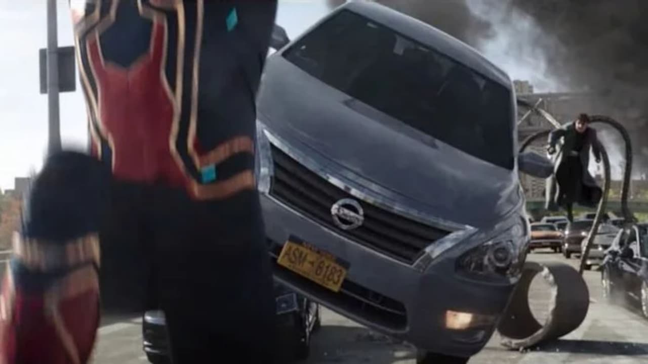 Los números de la placa del coche son una referencia a los cómics del arácnido.