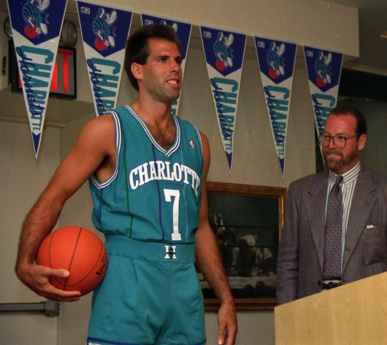 A finales de los 80’s, la NBA tuvo una expansión, pues se crearon equipos como Miami Heat, Minnesota Timberwolves, Charlotte Hornets y Orlando Magic. En 2001 Memphis Grizzlies.