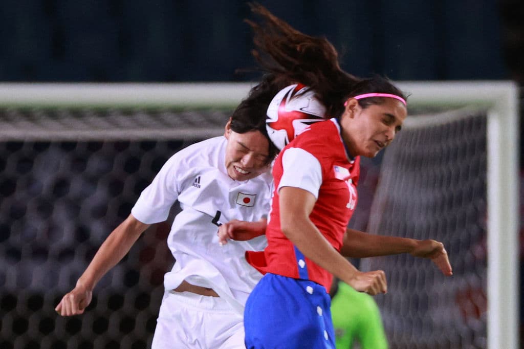El eqiupo de Chile cae ante las anfitrionas 1-0 y se despiden de los Juegos Olímpicos tras haber hecho historia como el primer equipo en conjunto en competir en este evento. Japón queda como mejor tercero y finaliza en la última posición del Grupo E.