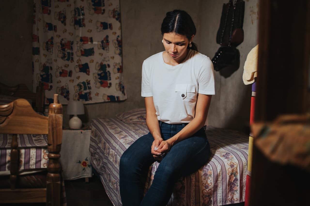 Marisela de Montecristo en la casa de su infancia el El Salvador.