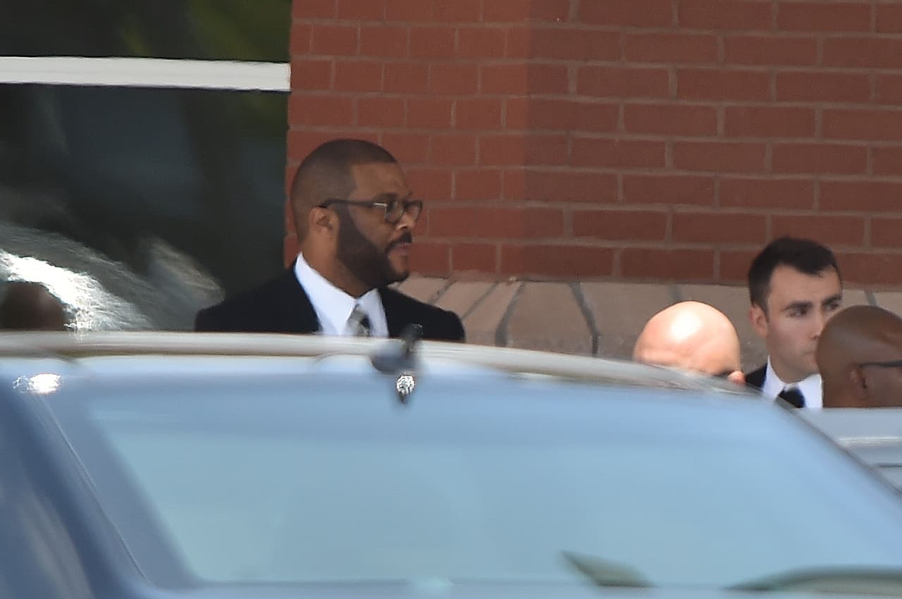 El productor Tyler Perry tampoco dejó pasar la oportunidad de dedicar unas palabras a Bobbi, a quien visitó durante su agonía.