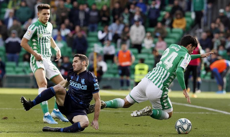 El Betis regaló a sus aficionados un partidazo, anotando tres goles ante la Real Sociedad y sumando tres puntos a su favor. El ex-americanista, Guido Rodríguez, debutó en cancha, mientras que Andrés Guardado realizó una asistencia. Lainez no vio minutos en el campo.