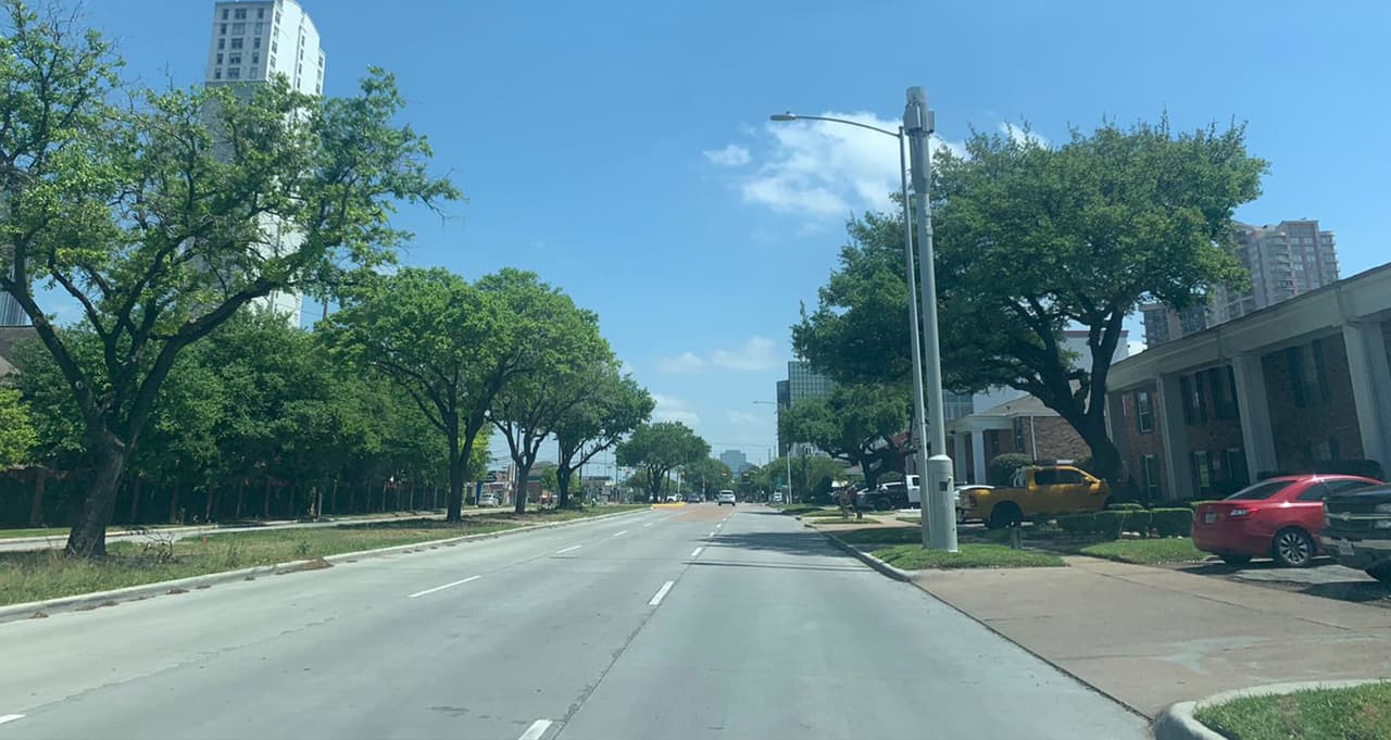 Los restaurantes solamente pueden vender comida para llevar.