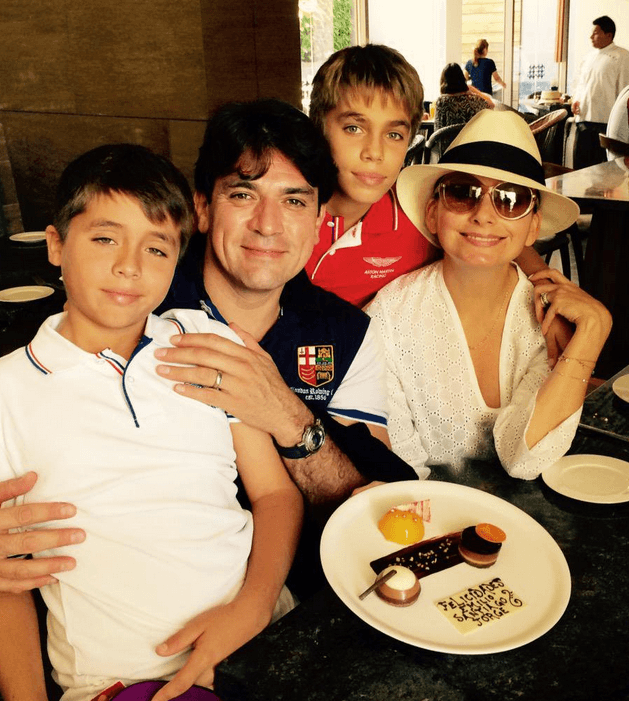 Les encanta presumir en redes sociales los momentos en familia.