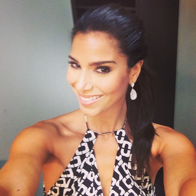 'Selfies', 'belfies' y más. Esta chica es toda una experta de las redes sociales.