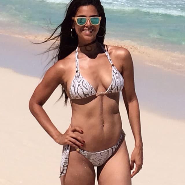 Sus 384 mil seguidores en Instagram deleitan su pupila con los sexys bikinazos que presume en la red.