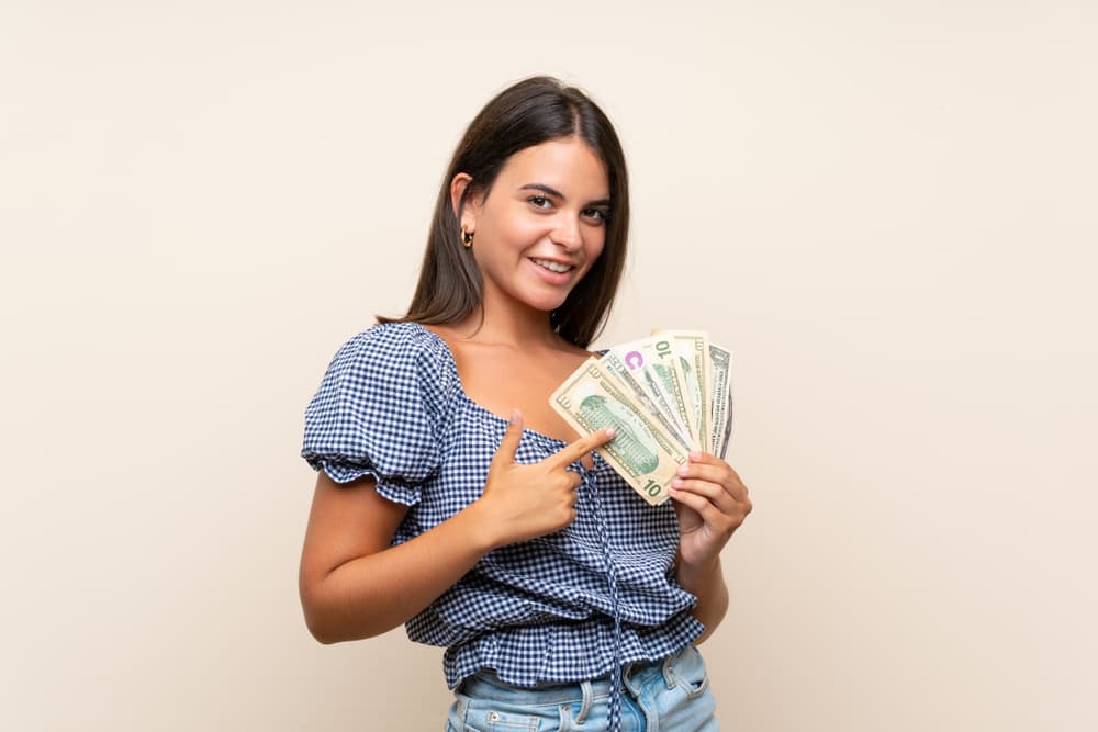 <b>PISCIS</b>
<br>Tienes mucha sensibilidad y compasión por lo que tu entorno necesita, por eso te motiva ganar dinero para ayudar a los demás.
<br>