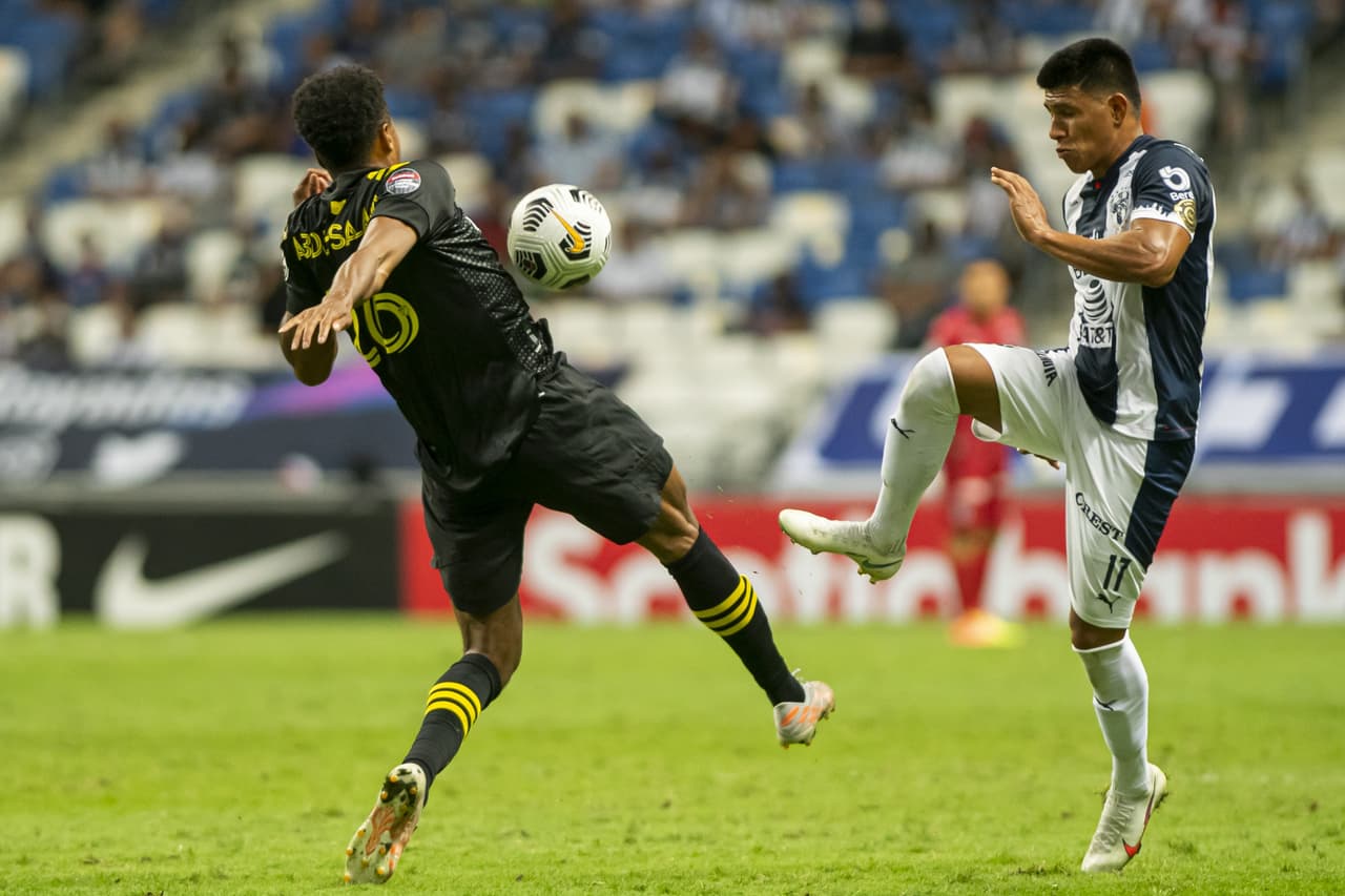 Con doblete de Maximiliano Meza y gol de Miguel Layún, Monterrey vence 3-0 al Columbus Crew y gracias al marcador global de 5-2, los regios toman su lugar entre los mejores cuatro del torneo.