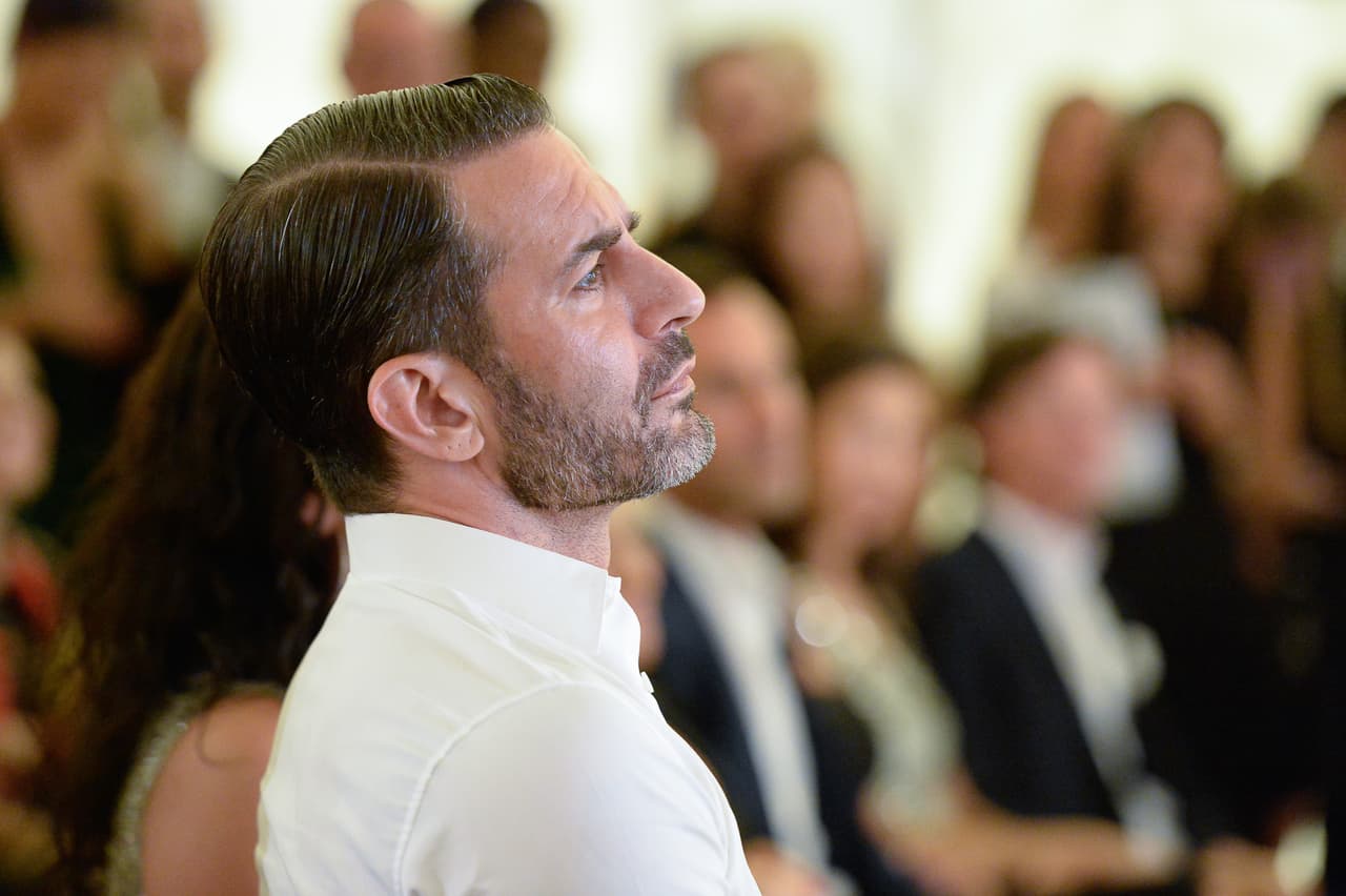 Además, llama al New York Post uno de los "peores, más irresponsables 'periódicos' llenos de basura".