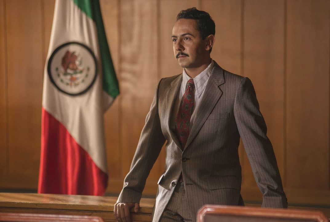 En esta historia interpreta a
<b><a href="http://www.univision.com/series/el-chapo/humberto-busto-es-don-sol-en-el-chapo" target="_blank">'Don Sol'</a></b>, un político que tiene como objetivo convertirse en presidente de México y para lograrlo no dudará en hacer negocios con organizaciones criminales.