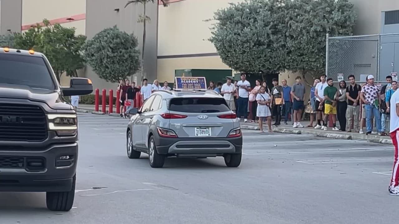 Continúan las largas filas para sacar la licencia de conducir en Miami: mira qué opciones hay