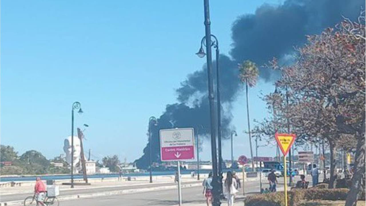 Se incendia refinería Ñico López en La Habana, Cuba; hasta el momento se desconoce si hay víctimas