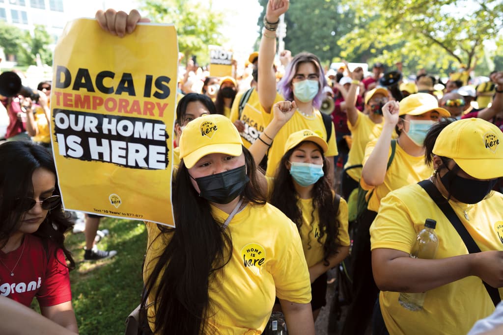 La semana en video: un beneficiario de DACA de Carolina del Norte fue deportado y ICE detuvo a una madre en su cita de la visa