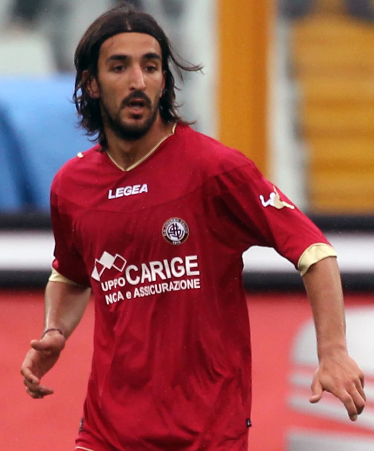 El italiano Piermario Morosini, jugando para Livorno ante el Pescara, sufrió un paro cardiaco y posteriormente falleció en el hospital donde recibía asistencia médica.