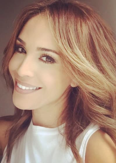 El lacio es la mejor manera de lucir los reflejos.