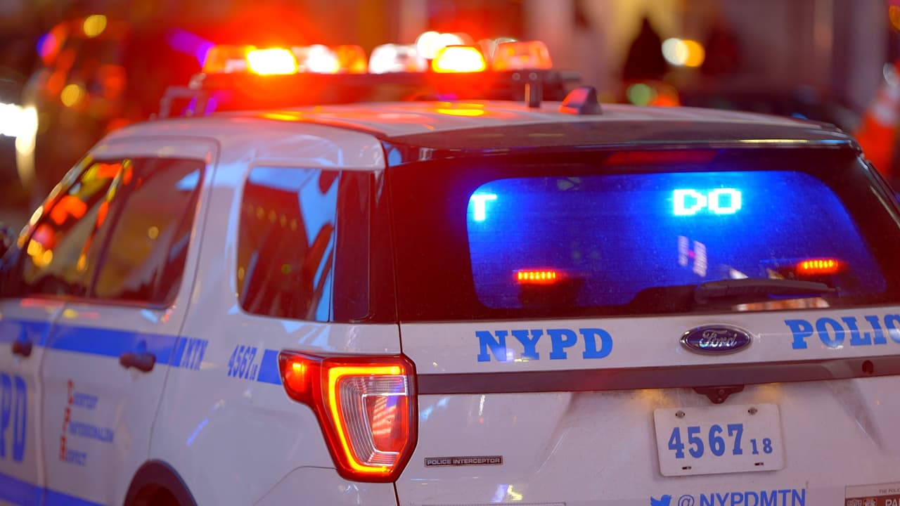 Investigan muerte sospechosa de una mujer de 59 años en un apartamento de Brooklyn