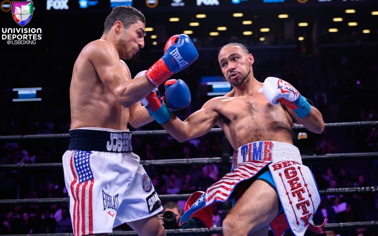 Keith 'One Time' Thurman retuvo su supercampeonato wélter de la AMB tras derrotar por decisión mayoritaria a 'Josesito' López en una dura pelea de regreso para el monarca.