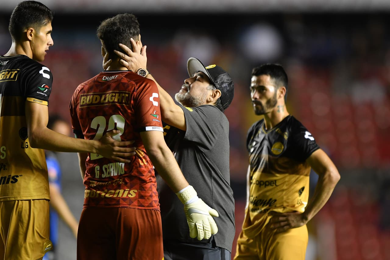 Al final Dorados quedó eliminado pero Diego parecía contento con el esfuerzo que dio su desfavorecido equipo pues hicieron sudar frío a los Gallos en los minutos finales del cotejo.
