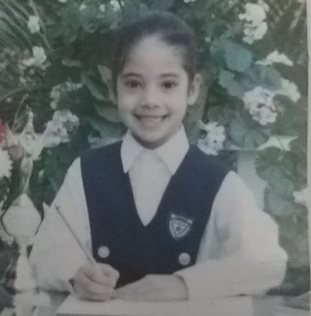 Fátima Molina nació en Ensenada, Baja California, México, el 9 de marzo de 1986. Aunque más tarde se mudó a Guadalajara, Jalisco. Ahí inició su carrera en el teatro escolar.