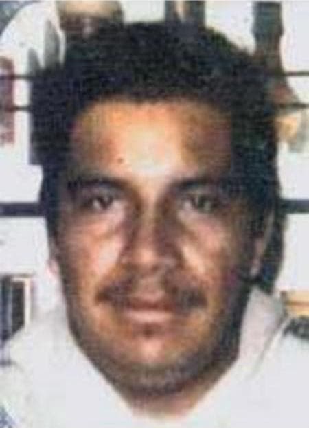 <b>Miguel Angel Morales Orozco</b> es buscado por su presunta participación en el intento de asesinato de un hombre en Newhall, California, el 13 de septiembre de 1998. Morales Orozco presuntamente apuñaló a un hombre varias veces, causando heridas graves, después de un altercado que ocurrió en el departamento de la víctima.
<br>Las autoridades creen que Morales esté viviendo en México, en donde se sabe tiene familia.