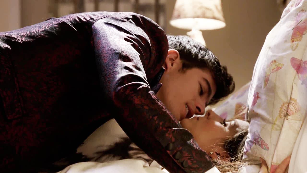 En varias ocasiones trató de propasarse y vivir una noche de pasión con Laura, pero ella escapó de sus deseos.