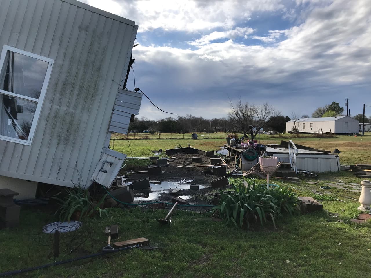 La señora Kim Howell lo perdió prácticamente todo en el lugar donde vivía en el condado Johnson.