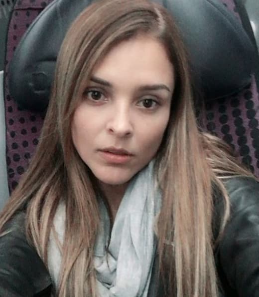 A través de un video la guapa actriz detalló que aunque estuviera enferma se iba de vacaciones y cuando giro la cámara…