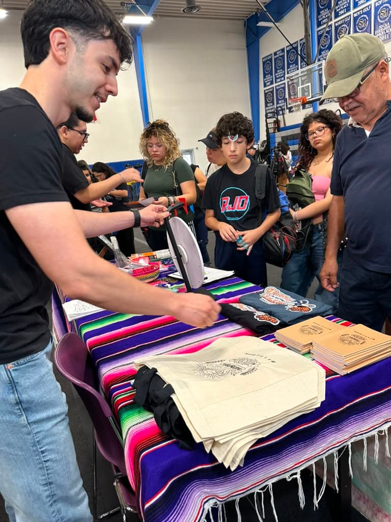 Eso no fue todo: dentro de las sorpresas que gozaron los asistentes, también hubo
<b>rifas y premios</b>.