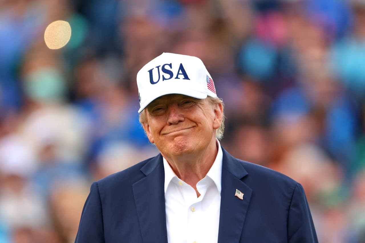 Donald Trump afirma que planea eliminar el arancel del 15% sobre el whisky irlandés