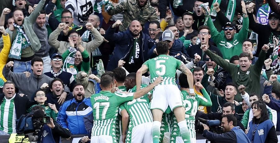 El Betis regaló a sus aficionados un partidazo, anotando tres goles ante la Real Sociedad y sumando tres puntos a su favor. El ex-americanista, Guido Rodríguez, debutó en cancha, mientras que Andrés Guardado realizó una asistencia. Lainez no vio minutos en el campo.