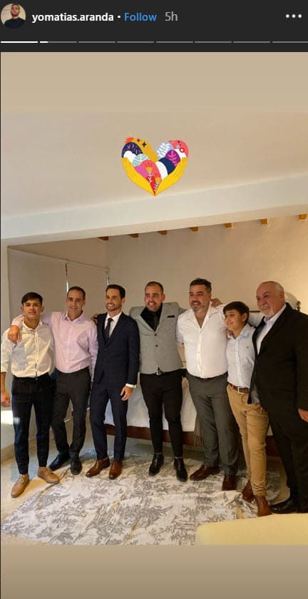 Por su parte, Matías Aranda también compartió
<b>imágenes</b>
<b>previas al enlace matrimonial</b>.