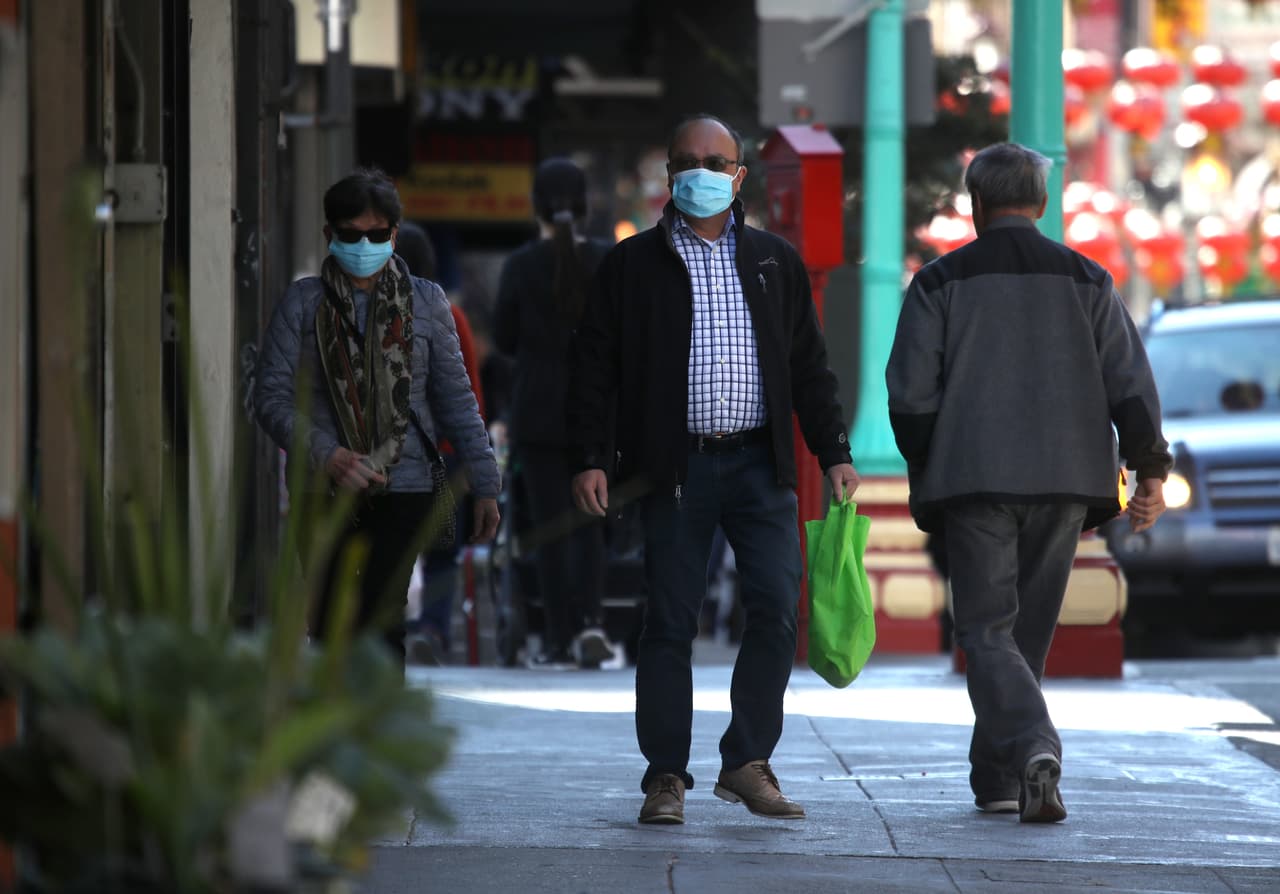 No se han confirmado casos de coronavirus en San Francisco, pero aun así los clientes habituales de Chinatown están viendo los efectos, ya que las calles están menos concurridas y han comenzado a preocuparse por si sus negocios puedan sobrevivir a esta recesión.
<br>